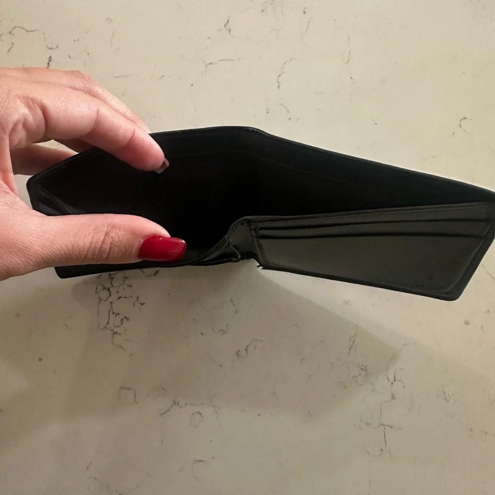 Gucci Black Embossed Card Holder Bi Fold